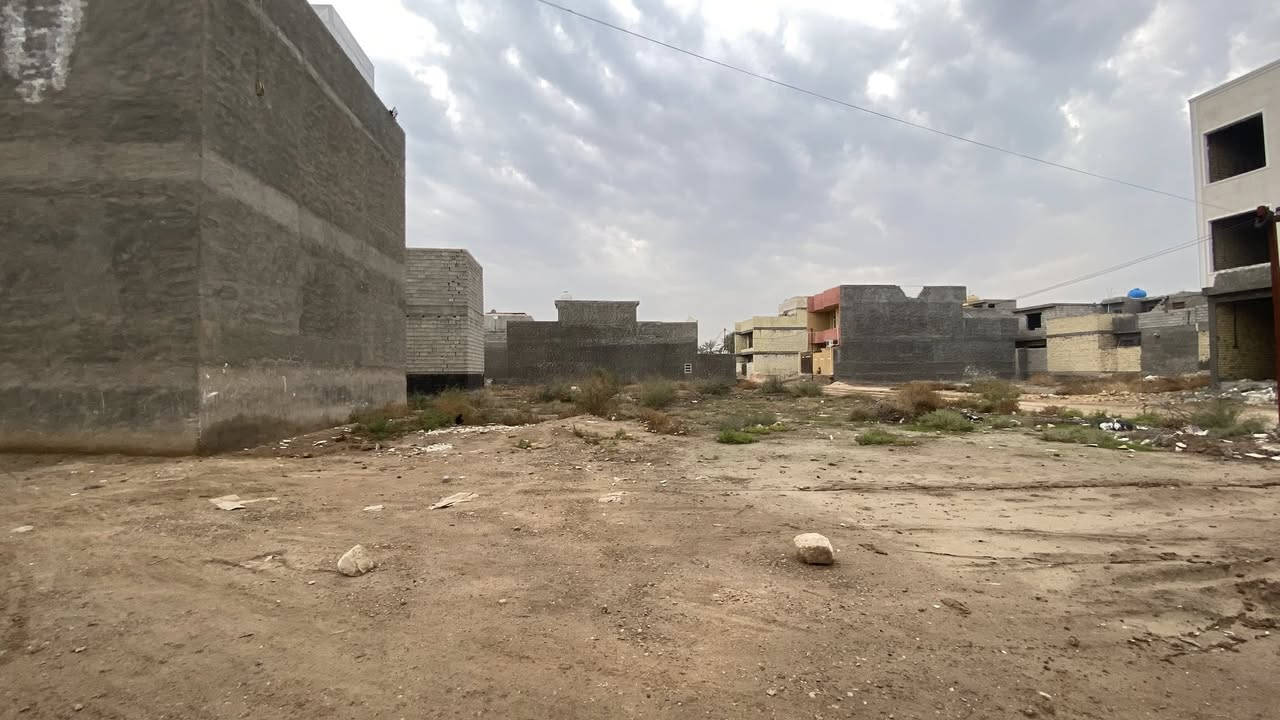 سلام عليكم قطعة ارض ملك صرف (مو زراعي ) في منطقة الراشدية مقابيل الفوج بل ضبط قطعه كاملة خدمات ماء وكهرباء وكامله وتبليط مساحتها 200 تنباع تقطيع او كاملة بل يعجبك موقعها حلو تبعد عن بوابة الراشدية كيلو او كيلوين كلشي قريب عليها والقطعة مالتي مو دلال والسعر اتصل وبيك خير وتدلل حته انطيك تفاصيلها اكثر وهذا الرقم كلشي موجود بيه ***********
