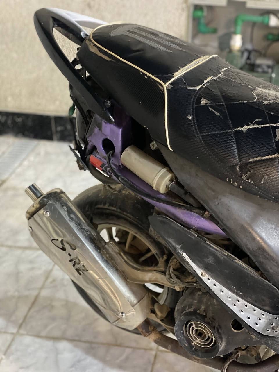 ماكس عدله حالياً لدراجه مال لعب إذا تريده كامله عراضه كله موجوده لمكينه مفتوحه 49 لمكينه خرسه وياها كزوز رياضي ودبلات رياضي وكلجات امامي خلفي رياضي لدراجه مرتبه مثل ما تشوفون بل صور لسعر 650 وبيه مجال ان شاء الله


**إذا كنت صاحب هذا الإعلان وتريد حذفه لأي سبب، رجاءا أرسل رسالة إلى الدعم الفني**