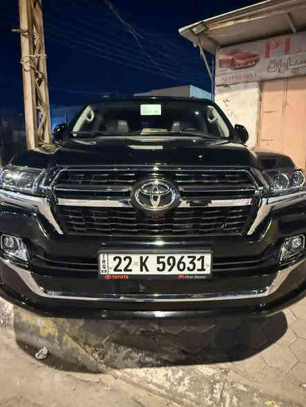 السلام عليكم . للبيع تويوتا لاندكروز  2020 V8 4700 فول مواصفات 1/1 ماشيه 106 الف السعر 56 الف . للاستفسار  ***********
