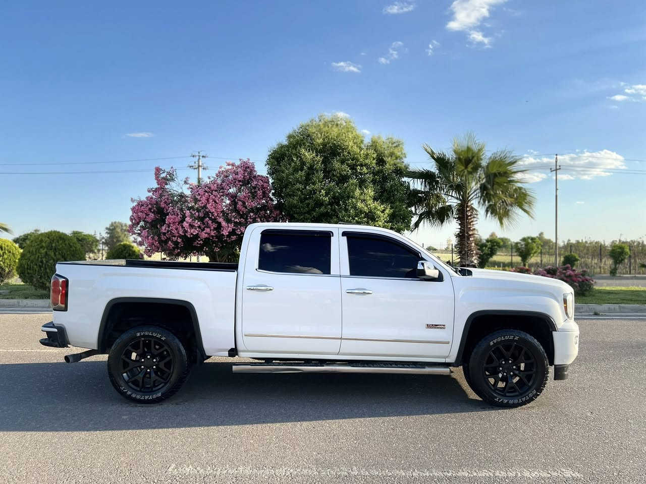 G M C Sierra 2017 All Terrain 5.3
جى اى سي سيرا ٢٠١٧ 
كلين بدون صبغ بدون حادث
باب طويل بودي قصير المرغوبة
محرك ٨ سلندر ٥.٣ المرغوبة
سيارة فولل مواصفات 
فتحة ( سلايد)
كشنات جلد و كهربائي و خزن و هيتر و كاربون فايبر 
ستيرن هيتر
مراية شفت 
رادار 
سماعات بوس
بك لايتات ليد
شاشة كبيرة
شاشة لمس
بيها فراس
سكلتر كهربائي
نزام ايكو ٨ سلندر و ٤ سلندر
دبل اكسل 4*4
كهربائيات مزبوط و كلة يشتغل
حدادية جديدة
سنوية جديدة حتا ٢٠٢٨
سيارة ب اسمي تحويل من نفس اليوم
0774 115 9797
***********
