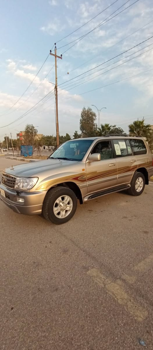 السلام عليكم لاندكروز موديل 2006 فول مواصفات مكينه كير حداديه تخم تاير جاهزه رقم بغداد كفاله عامه من الصبغ ولظربه سياره جاهزه السعر 185مكاني واسط عزيزيه ***********
