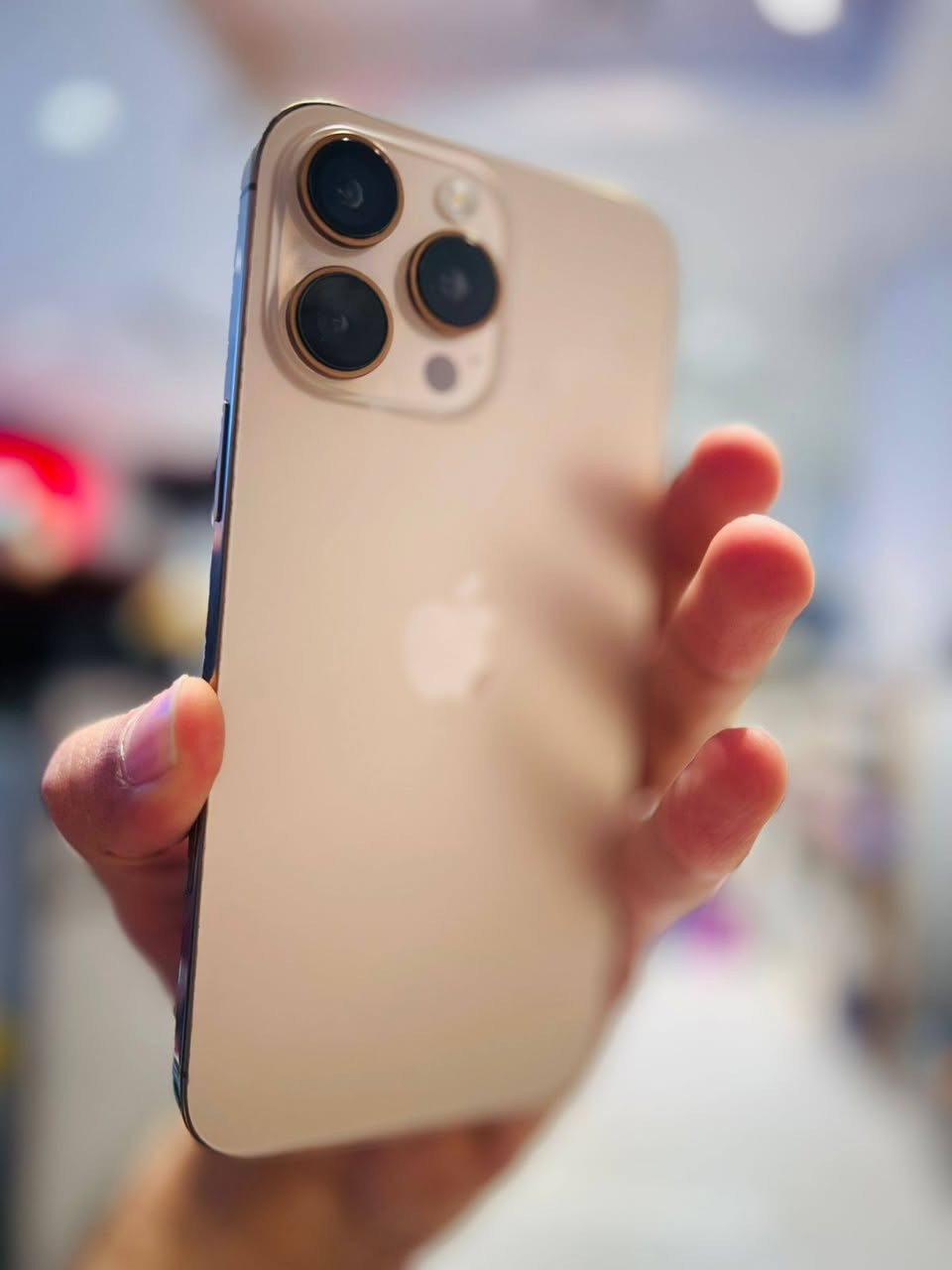 ايفون 16 برو ماكس 
جهاز جديد ومكفول من كلشي 
كله شغال فيس ايدي شغال 
فقط مستبدل شاشاه 
نموذج m 
ذاكره 256
بطاريه 85
اتصال او واتساب 
***********
مكاني حله او مراوس 
سعر 950
