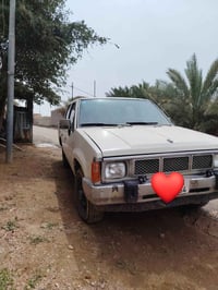 نيسان موديل 88رقم انكليزي صبغ عام دوشمه جديدة السعر ٤٥ وبيها مجال لرقم...