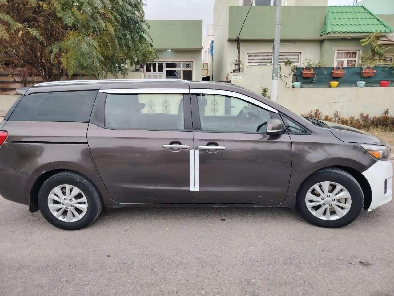 السلام عليكم
كيا سيدونا للبيع موديل ١٧ رقم دهوك السياره ضررها مرفق بالمنشور وهنا بالعراق محزميها اثر جراد السياره عليها غرامات مليون تنقص من السعر  
السعر ١٤٠ وبيها مجال شي بسيط 
للاستفسار***********
