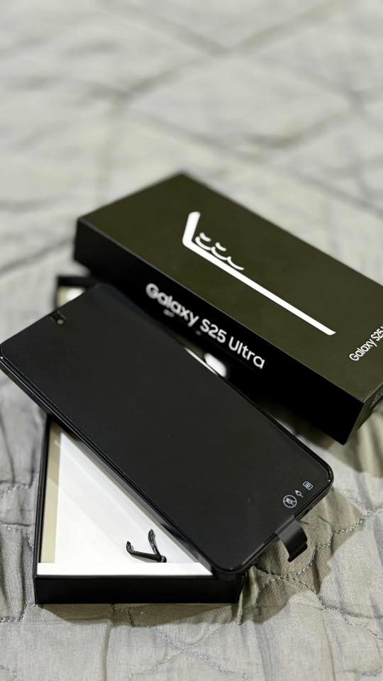 السلام عليكم 

تلفونات كلكسي S25 Ultra عدد ثنين صيني باب اول 
يرهم للاطفال او للاستخدام البسيط 
شغال و جدد بالباكيت عددهن ثنين
سعر الواحد 100 الف

***********
