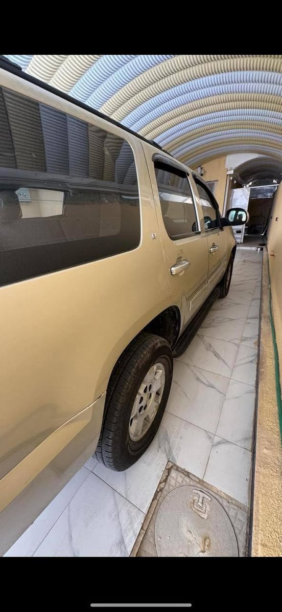 تاهو 2014 بيها مكانات صبغ رقم بصره تحويل ثاني يوم السياره وارد خليجي وياها بصمتين مواصفات LS السعر 190 وبيها مجال جدا بصيط ***********
