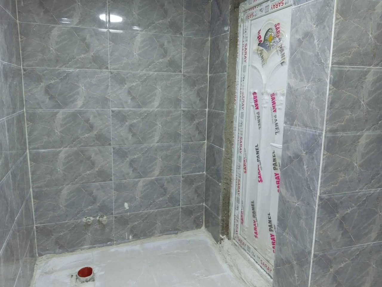 🔴دار  للبيع 🔴

💒نوع العقار :طابو زراعي سند ٢٥تحويل بسم المشتري بلطابو 

المساحة : 100متر مربع 

🕍موقع العقار :الديوانيه قضاء الشاميه المجمع الي  قرب سيد حبوب قرب شارع 30
تفاصيل البناء 
رباط ارضي كونكريت مسلح بناء طابوك سكف كونكريت مسلح يحتوي الطابق الأول على  غرفة  نوم وصاله وستقبال ومطبخ وصحيات داخلية وخارجية الطابق الثاني يحتوي على غرفه وصاله وصحيات وسطح كافة الخدمات 
   
《 متوفره ماء كهرباء مولده تبليط اناره ليليه قريب على مدارس 
                          《السعر50مليون
    
                                            للاستفسار الاتصال على 
***********
