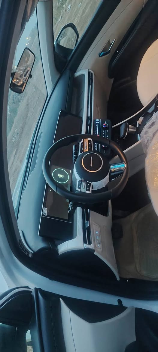 السلام عليكم سياره للبيع موديل 25 توسان مقفوله كفاله عامه رقم بغداد ماشيه 1700 (***********
