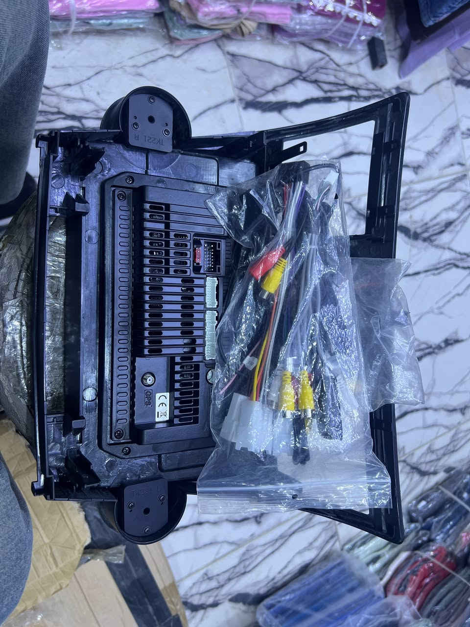 - [ ] قياسه 10انج
- [ ] تدعم واي فاي ويوتيوب وبلوتوث وGBS
- [ ] نضافته 100%
- [ ] وياهه كفر مال اي سياره ما اعرف 
- [ ] ملحقاته وفيشهه كله كامله 
- [ ] تدعم الكامره الخلفيه 
- [ ]  سعره 65
للتواصل ***********
