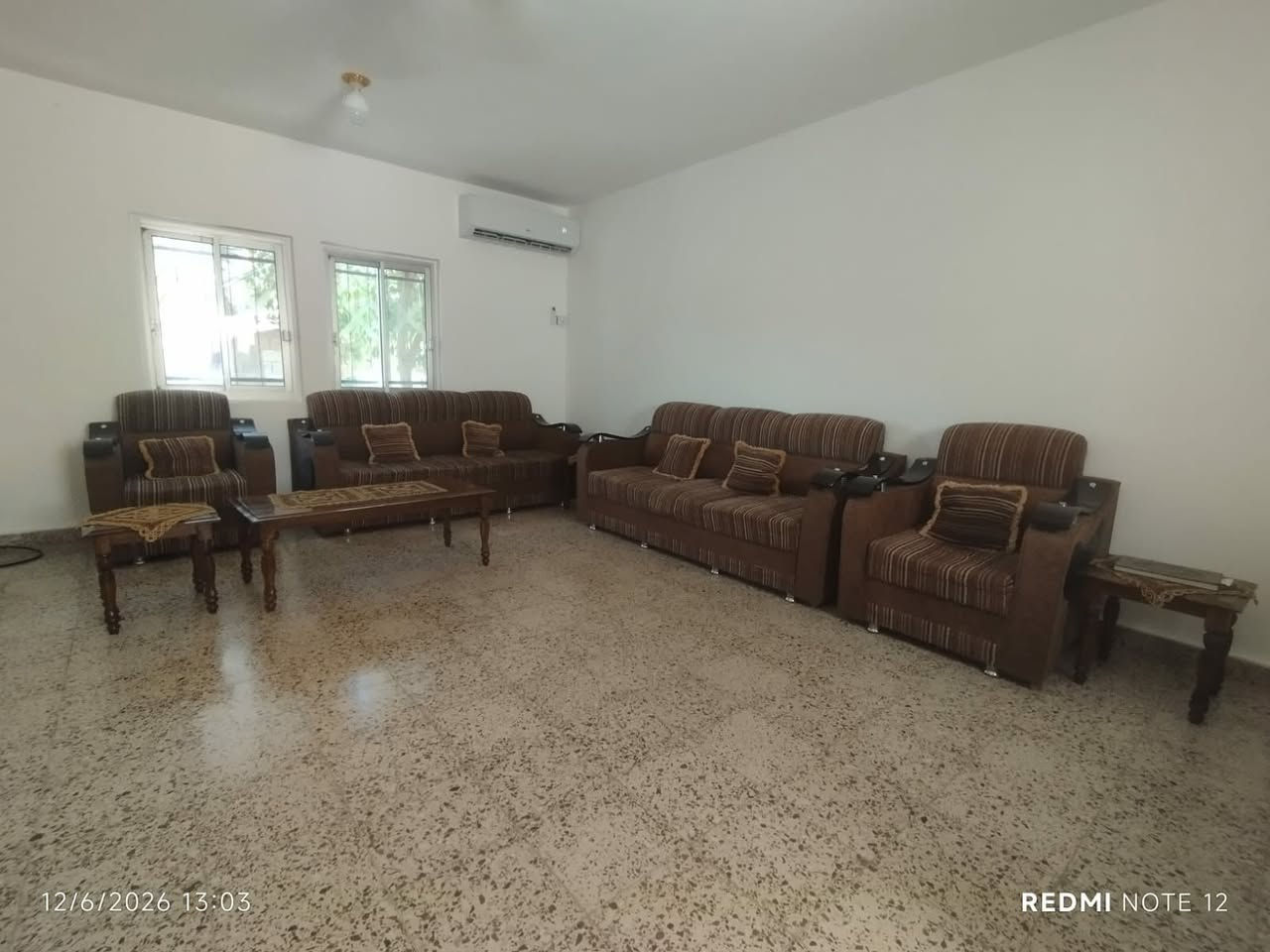 تخم قنفات ثمانيه مقاعد 
مع طبلات وحده وسطيه كبيره وأربعه صغار 
السعر ٢٢٠ الف 
العنوان عنه 
الشراي يتفضل على الخاص لطفاً 
مندوبة اغراض الي عنده اغراض يريد يبيعها يدزلي عالخاص أبيعها لكم بعمولة مناسبة


**إذا كنت صاحب هذا الإعلان وتريد حذفه لأي سبب، رجاءا أرسل رسالة إلى الدعم الفني**