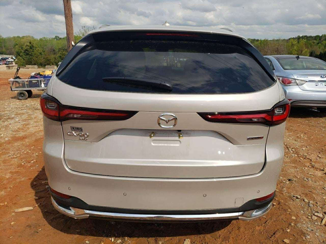 🔥

للبيع مازدا CX-90 موديل 2024 – جديدة كلياً

✔ حادث بسيط جداً كما موضح بالصور
✔ بدون صبغ نهائياً
✔ بدون تبديل قطع
✔ فول مواصفات
✔ سيارة نظيفة جداً وحالتها ممتازة

💰 السعر قابل للنقاش للجادين فقط
واذا اكو مراوس بسيارتين يكون افضل 
لان احتاج سيارة ثانية للبيت

📍 المعاينة خير دليل

📞 للاستفسار: ***********
