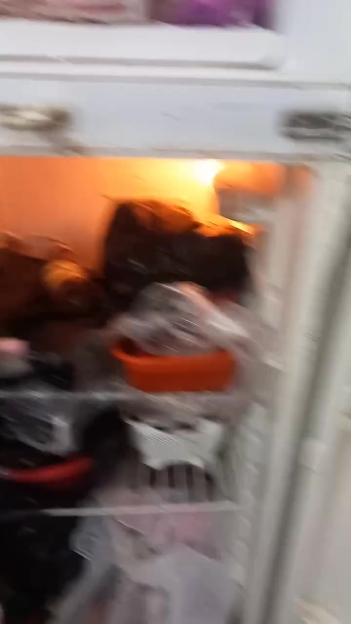 ***********

