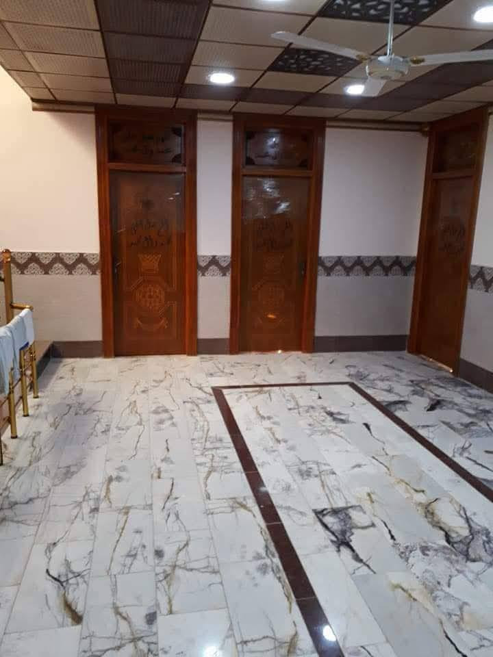 يعلن مكتب عقارات أبو انور فرع الطويسه عن وجود بيت البيع في حي الرافدين مساحة 176 متر وجه 11 متر طابو صرف طابقين يحتوي على 4 غرف نوم وصاله 2 وستقبال ومطبخ وصحيات وكراج وحديقه سعر المطلوب 425 مليون قفل 400 مليون بناء 2017 البيت فارغ جاهز السكن مكان راقي ممتاز قريب على الشارع العام 20 متر الستفسار//***********//***********// كما نستقبل جميع عروضكم وطلباتكم التجارية والعقارية المكتب مجاز قانونيا المكتب ماقبيل مطعم الحسون عقارات أبو انور فرع الطويسه
