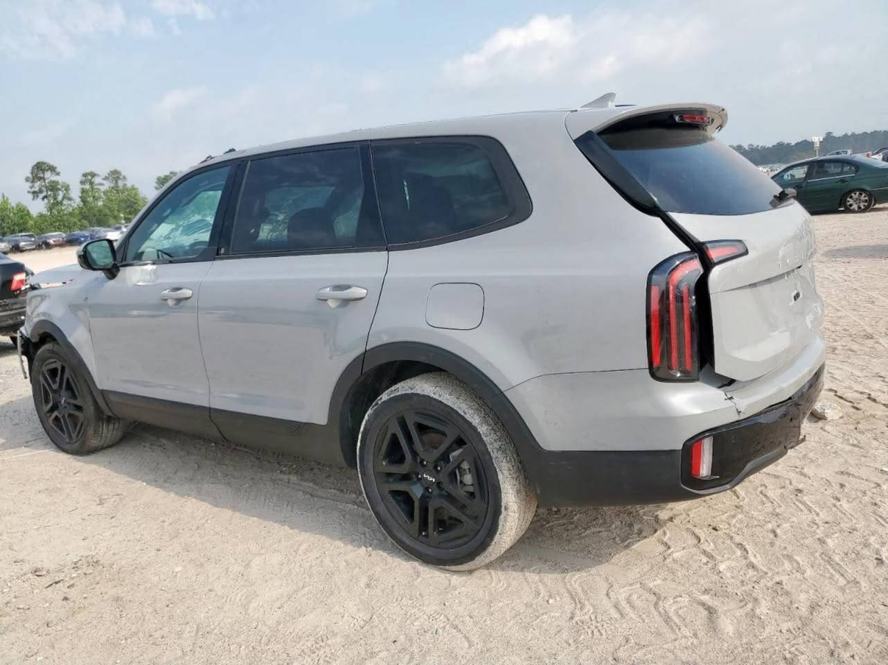 كيا تيلورايد 2024 Sx Xline برستيج اعلى فئة لون سمنتي داخلها مشمشي
ملاحظة  
Kia Telluride SX XLINE 2024 3.8L 
        
   
#الموصفات 
1. شاشه كبيره 
2. كامرا
3.لايتات لد
4. بصمه 
5. كشنات جلد مشمشي
6. هندبريك بصمه 
7. رادار تحديد مسار
8. رادارات 360
9.فور ويل 
10. اوتو ستوب
11. حساسات خلفي امامي
12.اوتو هولد 
13. اشاير بالمري 
14.بكلايت لد
15. نظام ايكو + نظام تزحلق
16. فتحتين
17.تدفئه تبريد بالكشنات
18.كامرات 360
19.كامرا بالمرايا
20.بردات خلفيه
21.سبعه راكب
22.كشن السايق ميمري
23.كشنات خلفيه كهرباء
24.داتا شو
25.سقف كنتارا
26.ويل كب بلاك
27.كشافات 
28.تشغيل عن بعد
وبعد بيها مواصفات 
فول مواصفات 1/1
داخلة كتاب شهداء وحالياً موجودة ب بغداد 
السعر 230


**إذا كنت صاحب هذا الإعلان وتريد حذفه لأي سبب، رجاءا أرسل رسالة إلى الدعم الفني**