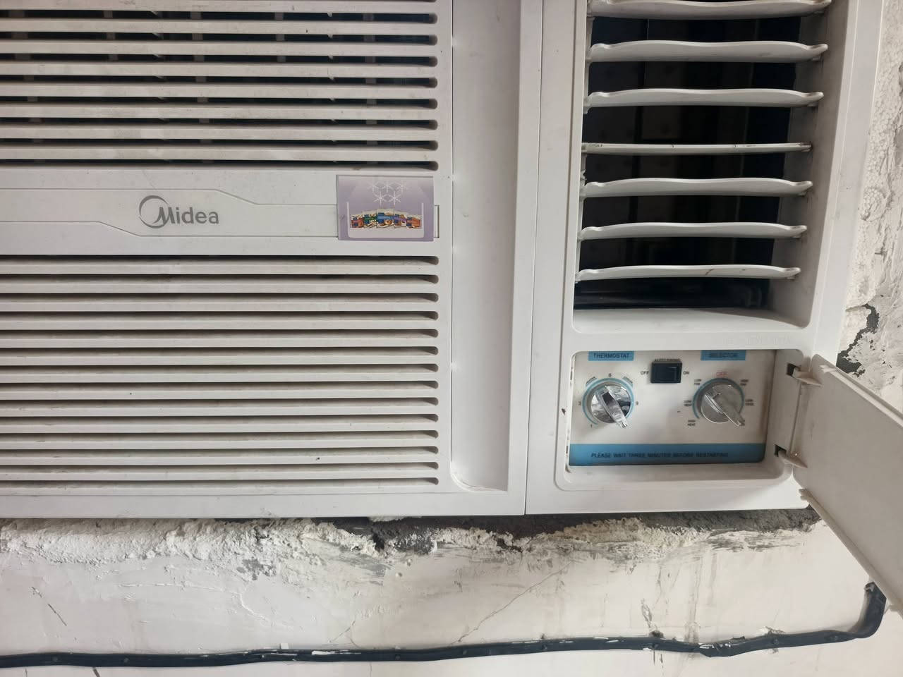 مكيف Midea تبريد تدفئة استعمال قليل كلش نضافته ١٠٠٪١٠٠ مكاني هبهب حي عطار السعر ب٣٠٠ وبي مجال قليل لشراي ‏‪***********‬‏ بي واتساب
