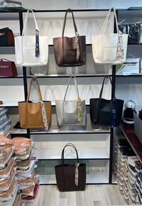 مقاسات كبيرة • للطالبات والأمهات • أسعار مناسبة