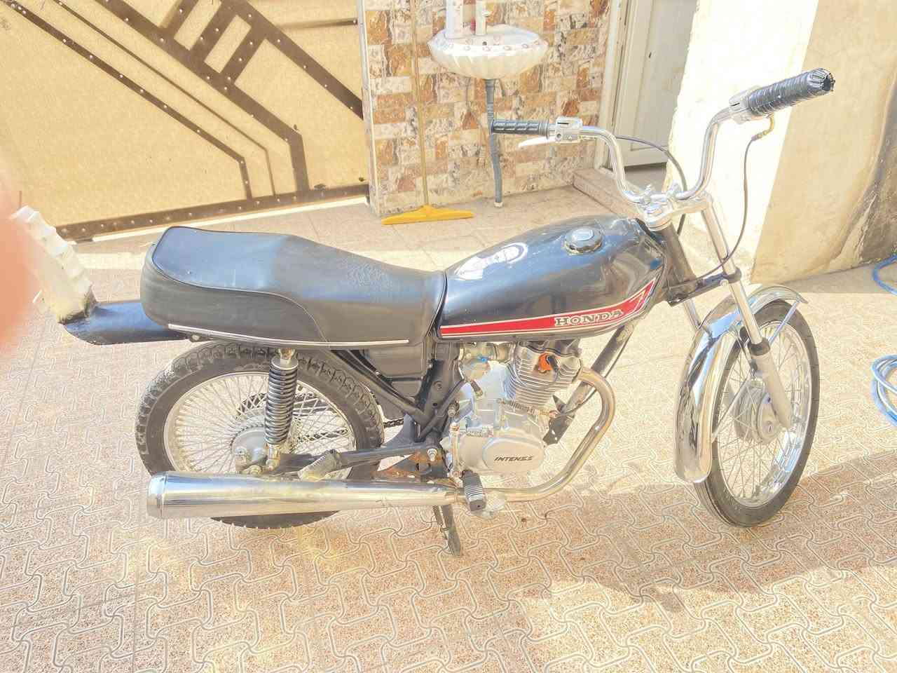 سلام عليكم ايراني اربع كير للبيع تفاصيل اكثر خاص المكان الفلوجه حي الشهداء الرقم بس واتساب ***********
