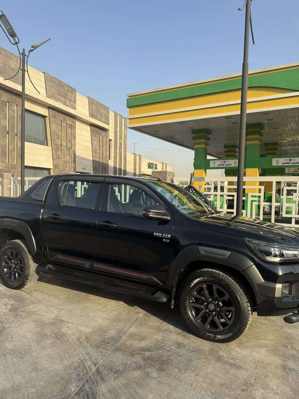 سلام عليكم للبيع تيوتا هايلوكس ادفنجر ٢٠٢٤
سته سلندر 

اللون اسود 

وكاله ساز رقم اربيل 

ماشيه ٣٩ الف كيلو 

السياره فول مواصفات الادفنجر

معروفه

السياره بيها تكحيل كارت بالكصه مال بنيد

الباقي مكفول

السعر ٣٩ الف دولار 

تسعه وثلاثون الف دولار 

وبيها مجال بسيط

مكان السياره بغداد

للاستفسار والتواصل:

***********
