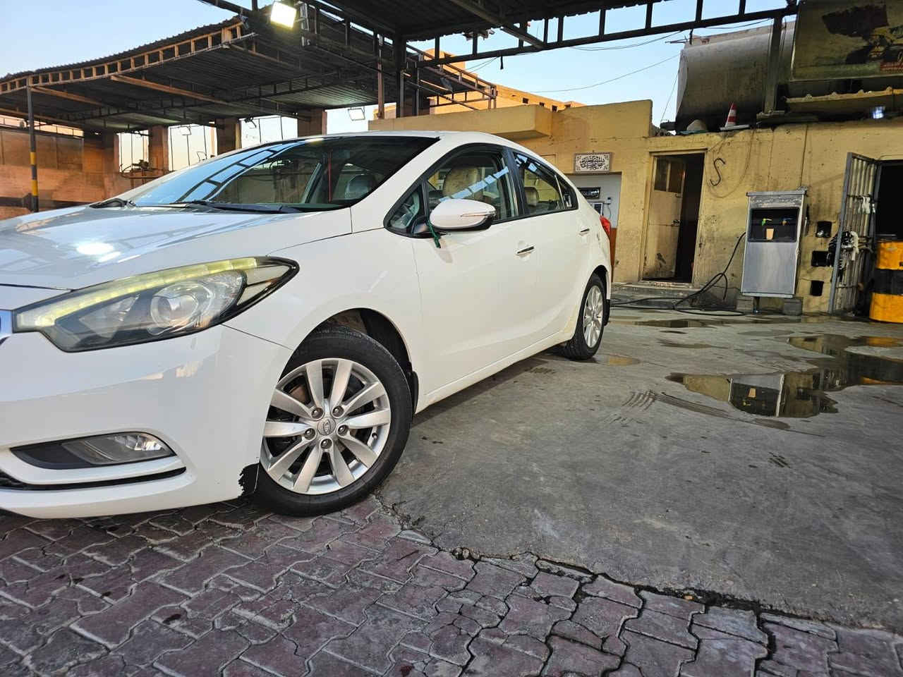 السلام عليكم سيراتو موديل 2014
محرك 2000
بنيد مبدل وخشم الجاملغ مكفوله 
من الصبغ والشواصي والغود 
السياره ربع مذب عليه 
فول عده البصمه 
فتحه 
ويل كب 
مكاني الطوبجي 
رقم الهاتف 
***********
