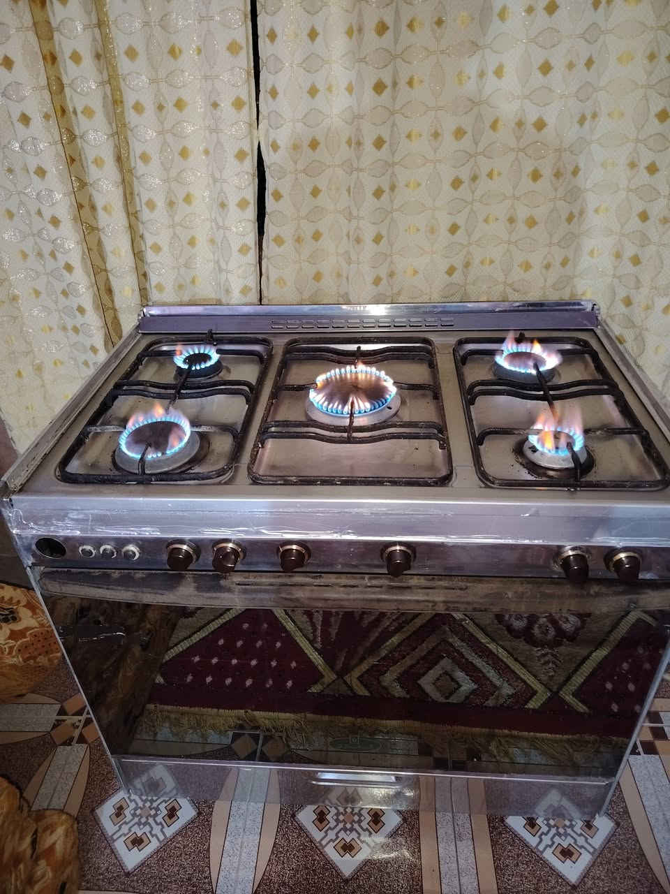 طباخ كريازي للبيع ناصريه مركز  الاتصال 
078 937 39520
