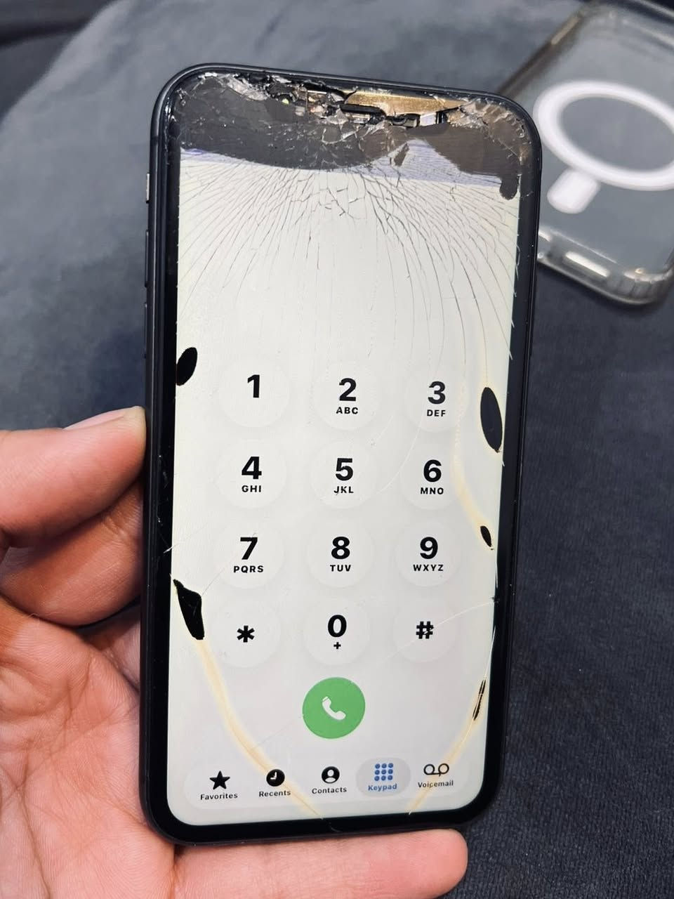 السلام عليكم 
ايفون ١١ مكسور الشاشة بصمة الوجه و اللمس ما بيهن اي مشكلة و يشتغلن طبيعي 
ذاكرة ١٢٨ بطارية ٦٨ ، السعر المطلوب ١٧٥ 
ارجوا من حضرتك اذا ما تريد تشتري لا تكسر بالسعر.


**إذا كنت صاحب هذا الإعلان وتريد حذفه لأي سبب، رجاءا أرسل رسالة إلى الدعم الفني**