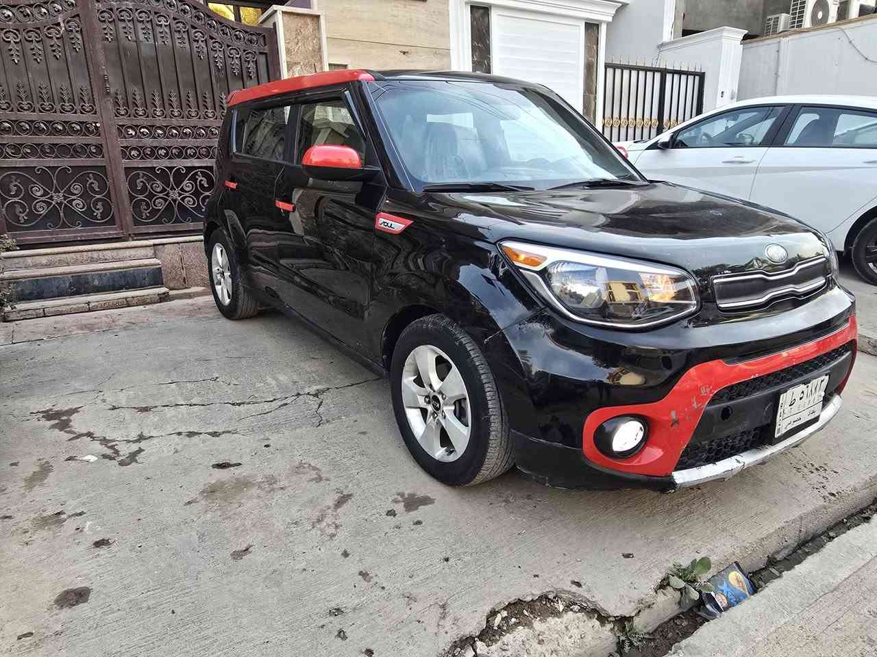 سلام عليكم كيا صول موديل ٢٠١٧ وارد امريكي حادث جالمغ ودعاميه
بدون دواخل رقم بغداد ب اسمي
١٦٠٠ دوش كير atm 
داخل لونين 
تحكم ستيرن فول 
صاجات 
وبعد بيها اهواي مواصفات 
مواصفات الصول المعروفه 
السياره ماشيه ٧٧ الف 
جاهزه من كلشي مناقصها شي 
مكان السياره بغداد شارع فلسطين
السعر ١٠٣ وبيها مجال 
غير متواجد ع فيس 
***********
