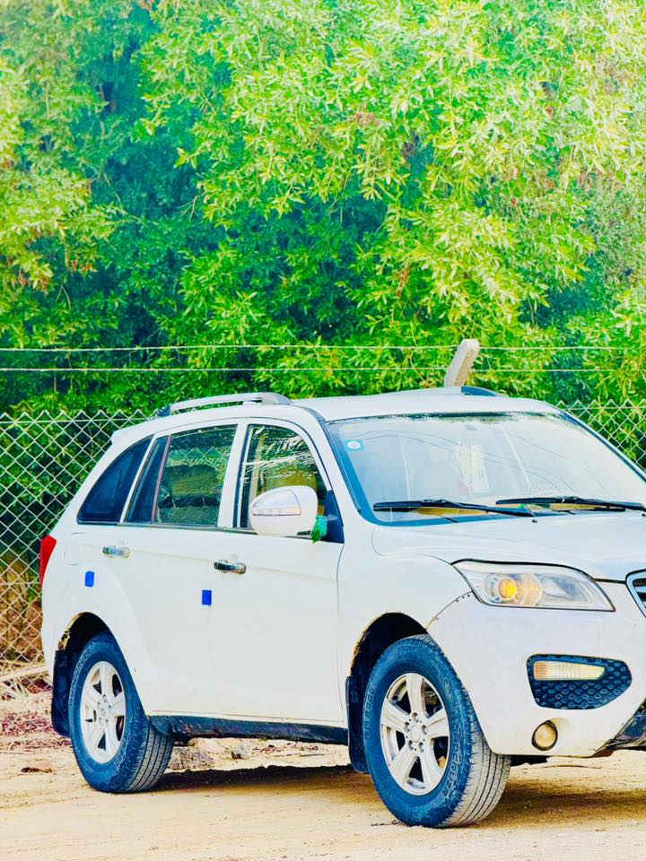 السلام عليكم ليفان اكس 60للبيع موديل 2013رقم واسط إنكليزي مكينه وكير وحداديه خير من الله بيها مكانات صبغ السياره بأسمي تحويل مباشر العنوان بابل السعر53  للأستفسار ***********’
