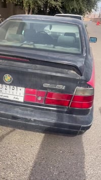 للبيع السياره متروكه ومحركه كايم محرك مفتوح مو مسكر الياره موديل 89 ال...