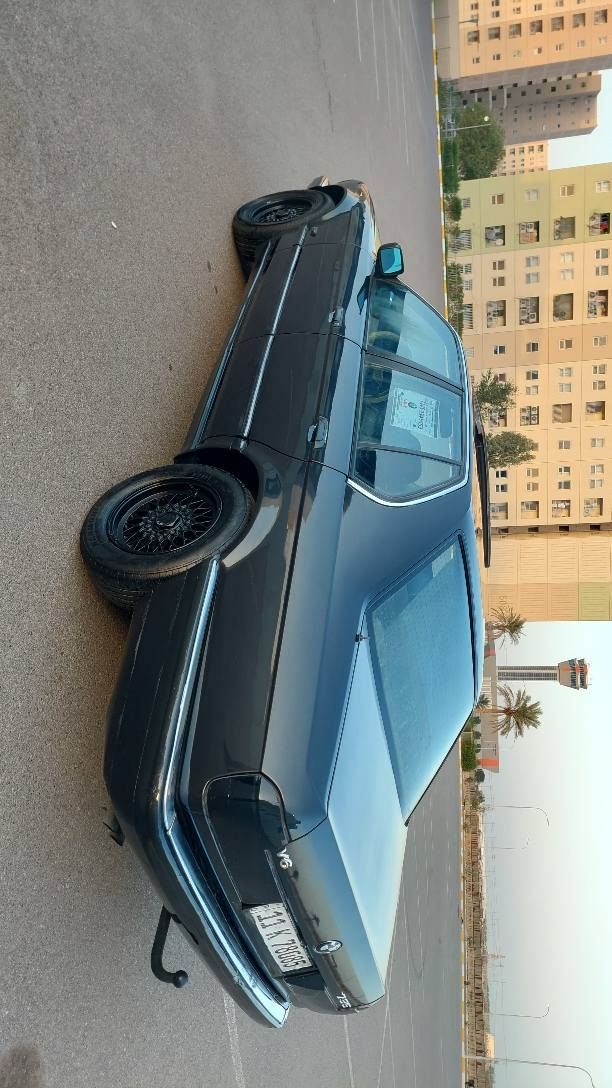 للبيع bmw
 محرك v6 مفتوح
 كير سلس وكل مشكله مابيه 
حداديه جديده 
٥ تايرات جدد ٥ويل كب خليه
عده الشركه موجوده 
سلايت شغال طكتين 
كيجات شغاله
كهربائيات شغاله
كشنات جلد بلاديه
تبريد قطعتين شغال 
للعلم السياره مشتركه بمسلسل والها فديوات 
اي استفسار اسال علعام واجاوبك او اتصل ***********
