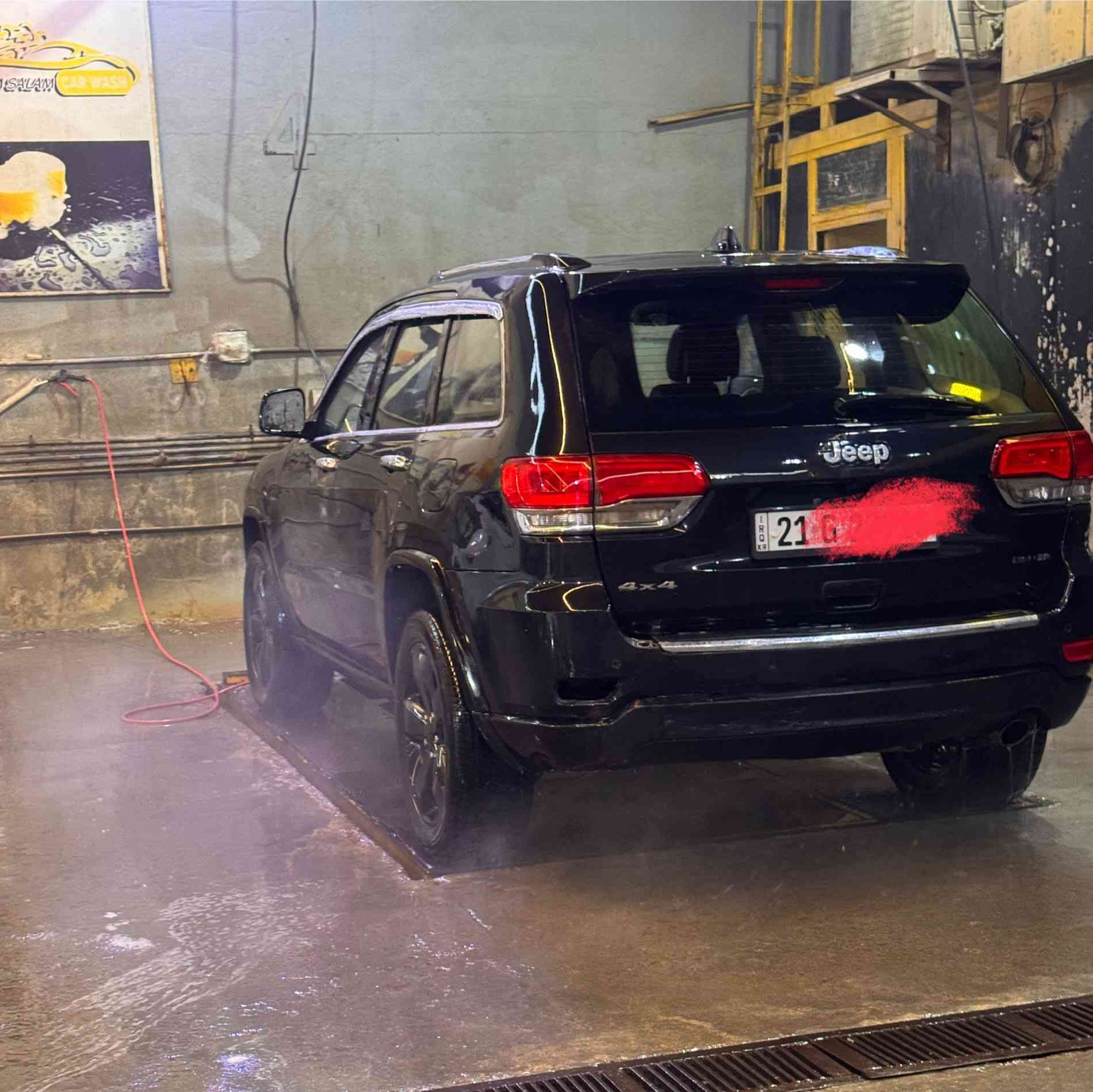 السلام عليكم 
جيب لاريدو موديل  16 لمتد يعني فول 

السياره صبغ عام 
ضررها خفيف مكفوله من الكص و الشاصي 
مكان السياره بغداد 

سعرها 16.300 وبيها مجال 

***********
