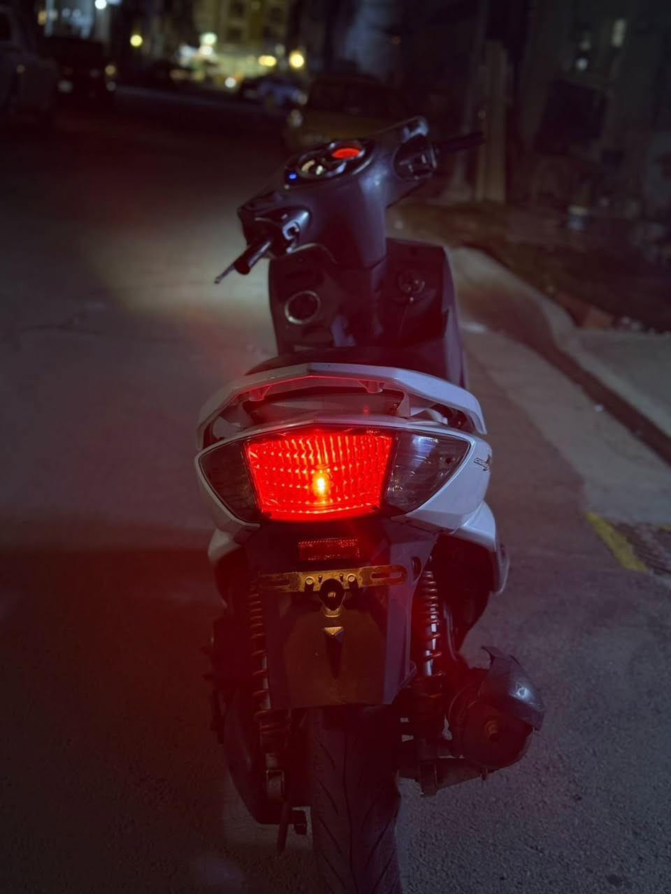 سلام عليكم سكنس فحل كابريتر للبيع دراجة رمبه مو مال شارع تخبل نكره سلف اديرله احسن دهن موتل وبانزين محسن دراجه تخبل دشبول كله شغال مكان بغداد الاعظميه سعر 700 الاستفسار ***********
