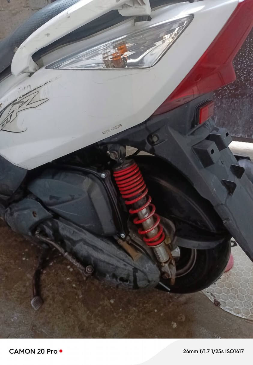 سلام عليكم دراجة ماكس  ثعلب للبيع او مراوس دراجة مكينة خرسة كهربائيات كلهة شغاله نكرة سلف كفرات كلهة مختمة المكان دورة الميكانيك هاذة *********** وابي وتساب رقم اذا مقفل وتساب موجود  سعرة 450 وبيهة مجال
