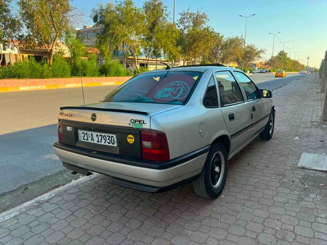 ئوبل فيكترا موديل ١٩٩٢ رقم سليماني رقم و سنويه جديد لحد ٢٠٢٨ دفتر بنزين بيها محرك حجم ٢٠ كير و محرك بشرط سيارة مابي ضربة صبغ عام للجمالية فقط داخل حيل نضيف اربع تايرت جديد تاخم صدر جديد كهربايات كلة يشتغل سيارة مابي اي نقص لل وضع شركة 
شرط تحويل
عنوان.كركوك
موبايل.***********
سعر.٤٢ بيها مجال
