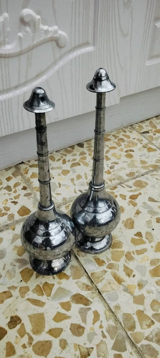 السلام عليكم مرشات ماء ورد ارتفاع 26سم العدد2 قديمه انتيكا السعر علق يجيك السعر عل الخاص مكاني ديوانيه توصيل موجود لكل محافظات العراق


**إذا كنت صاحب هذا الإعلان وتريد حذفه لأي سبب، رجاءا أرسل رسالة إلى الدعم الفني**