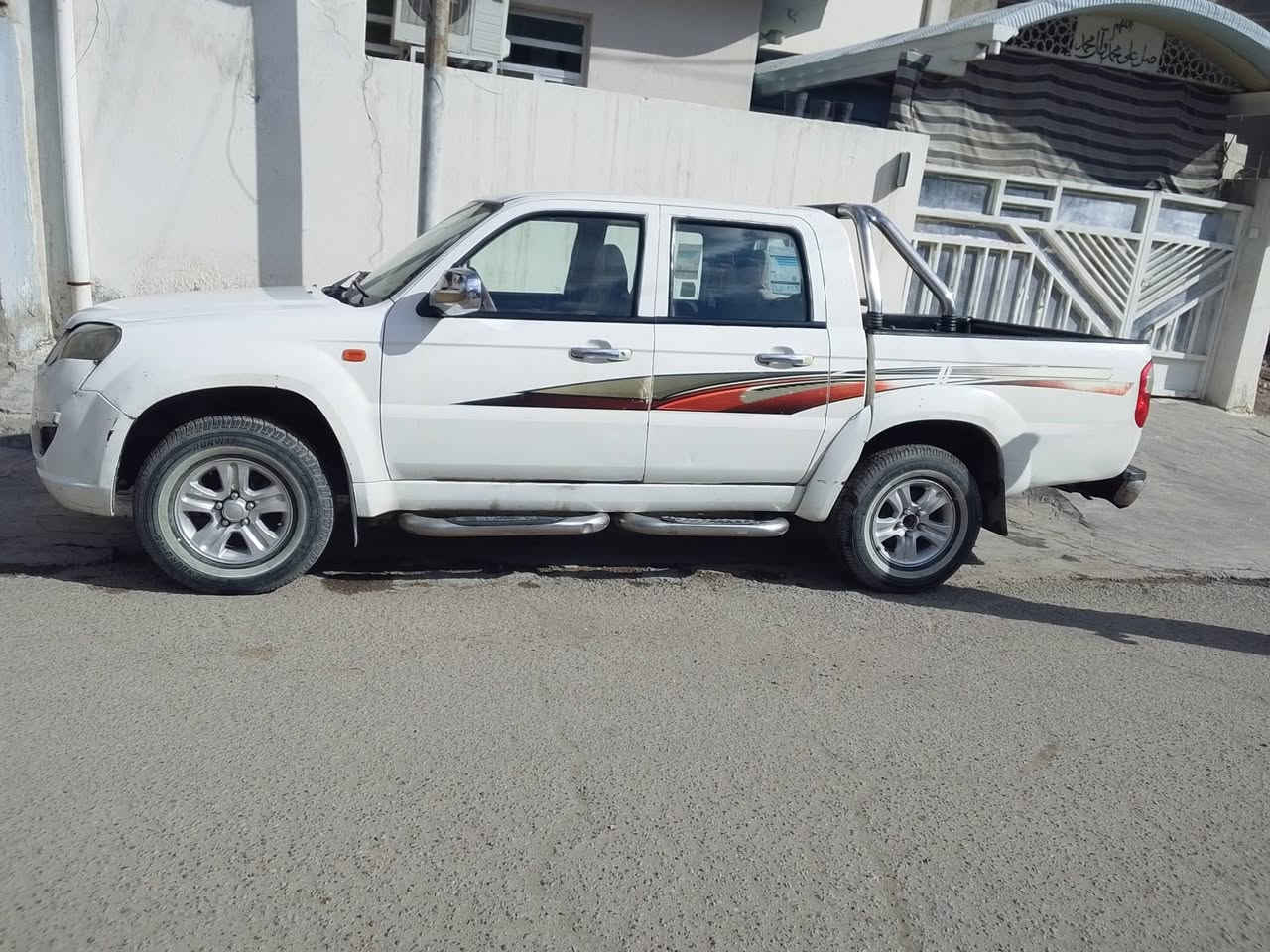 سلام عليكم بيكم لبيع سياره جهزه لا صبغ ولا ضربه مكفوله عنوان بغداد رقم الهاتف ***********
