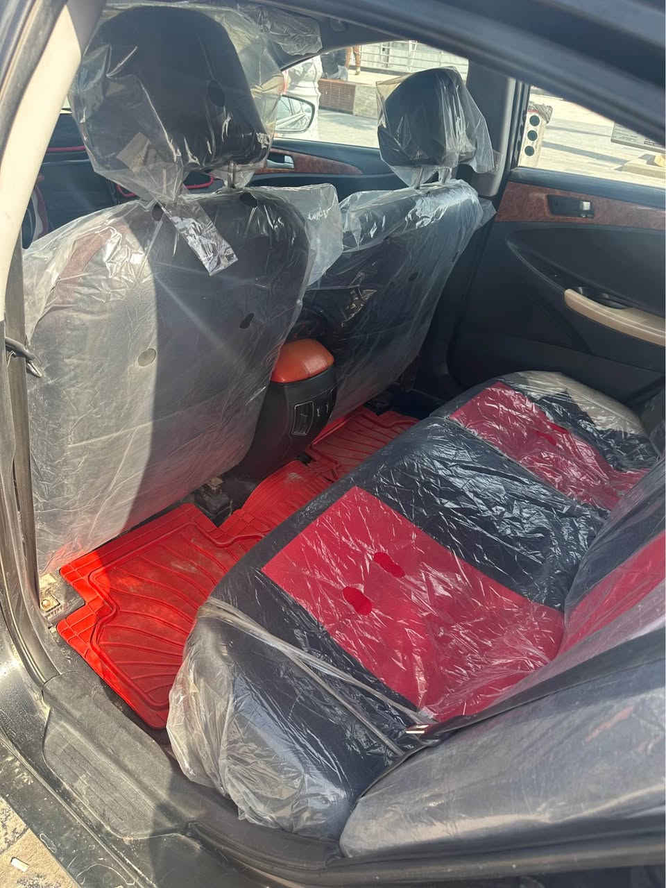 السلام عليكم سوناتا 2011 وارد كوري ماينكفل من الصبغ مابيها ضربه بيها منضومه غاز مكينه اليوم شديتها بعدها زركه تبريد خلفي السياره ماتحتاج ربع دينار 
حداديه وكير ومحرك وتبريد كلها جاهز ومكفول تخم تاير  
سعرها 95 وبيها مجال بسيط حك الجيه 
مكاني بصره خور الزبير 
*********** الزبير, البصرة
