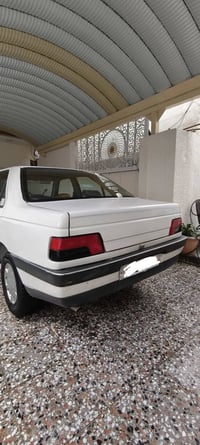 سلام وعليكم بيجو جي ال اكس موديل 2010 داخل بيجي سيارة نضيفة وجاهزة كير...