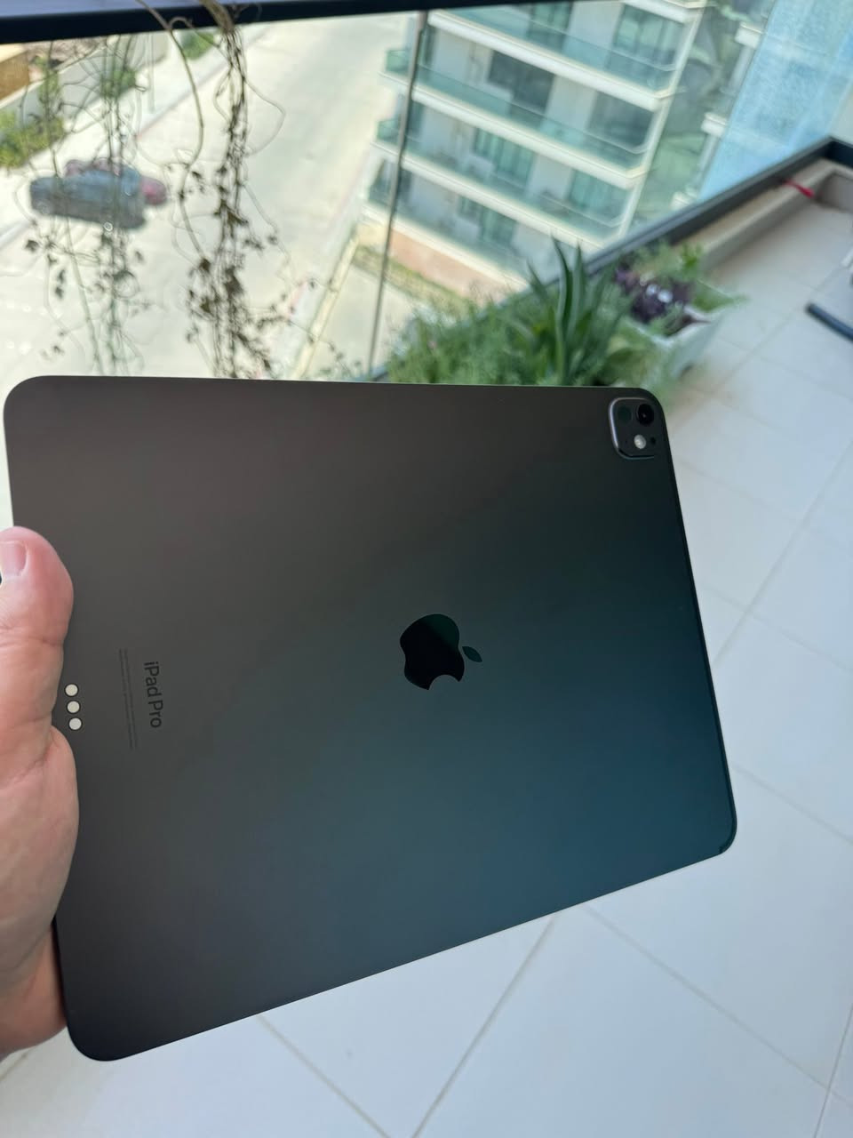 للبيع iPad Pro M4 بحجم 13 بوصة (العملاق والأحدث من آبل)، الجهاز نظيف جداً وبحالة ممتازة وجاهز للاستخدام مباشرة.
💻 المواصفات والملحقات المتوفرة مع العرض:
 الجهاز: iPad Pro M4 (الشاشة العملاقة 13 إنش).
 النظافة: 90% (بحالة ممتازة ونظيف جداً).
 القلم: قلم آبل الأصلي الأحدث Apple Pencil Pro 🖊️.
 الكيبورد: كيبورد خارجي نوع Acer مميز وعملي جداً للكتابة والدراسة ⌨️.
 الحماية: كفر (حافظة) لحماية الجهاز بالكامل 🛡️.
💵 السعر:
مليون و 450 ألف دينار عراقي (1,450,000 د.ع) 🛒.
📍 الموقع: بغداد
📞 للتواصل والاستفسار (اتصال أو واتساب): ***********
