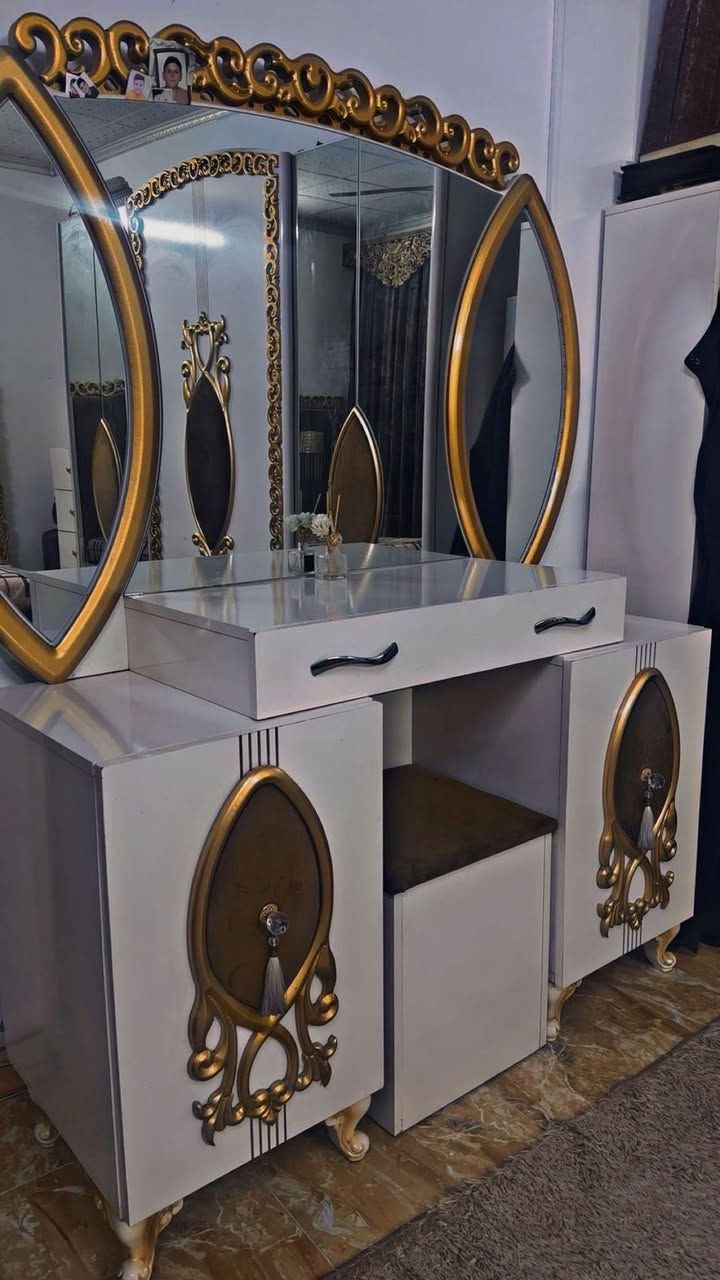 غرفة نوم مستعملة للبيع
الحالة نضيفه وتحتاج قليل من التعديلات 
سبع قطع ،. السعر 650 الف


**إذا كنت صاحب هذا الإعلان وتريد حذفه لأي سبب، رجاءا أرسل رسالة إلى الدعم الفني**