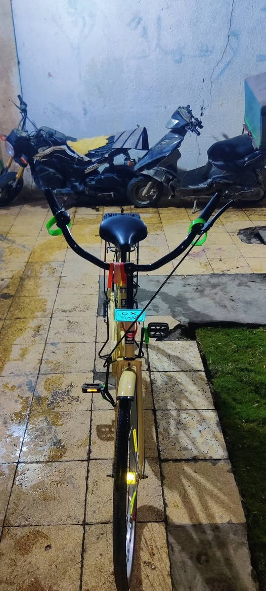 السلام عليكم بايسكل للبيع حجم 26 اللون حليبي موديل 2021 الشهر 2 البايسكل سعره هو والغراض 175🔒🔒🔒🔒 وبدون غراض ب 160 وبي مجال حك جيه شراي خاص لا اتعامل ***********
