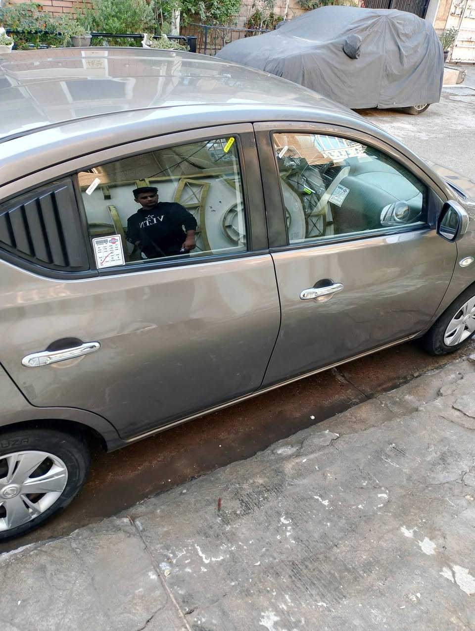 نيسان سني للبيع موديل 2016 سنويا باسمي بيها بارد باب وجاملغ ماشية 200 السعر 90ورقة الرقم *********** واتساب
