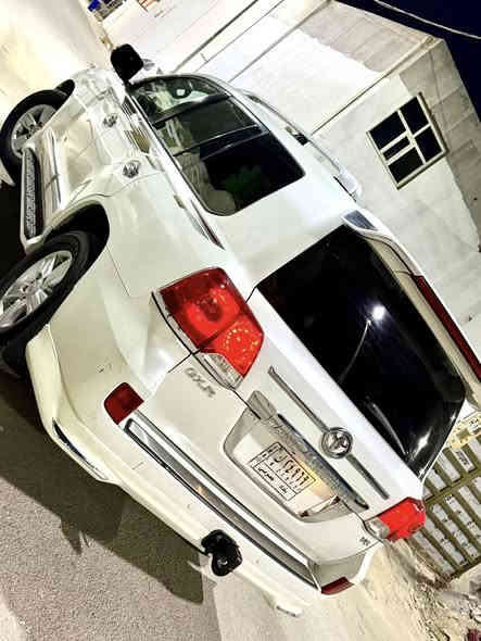 سلام عليكم لاندكروز مديل2014 فول مواصفات سياره جديده بمعنه الكلمه ستخدام شخصي مال جناي مكينه وكير وحداديه مكفولات فول مواصفات 1ع1 
الباب الخافي مرخه براغيه بدون تبديل بدون فتح فقط مرخه سعرها 380وشراي يخابرني وخادم ***********
