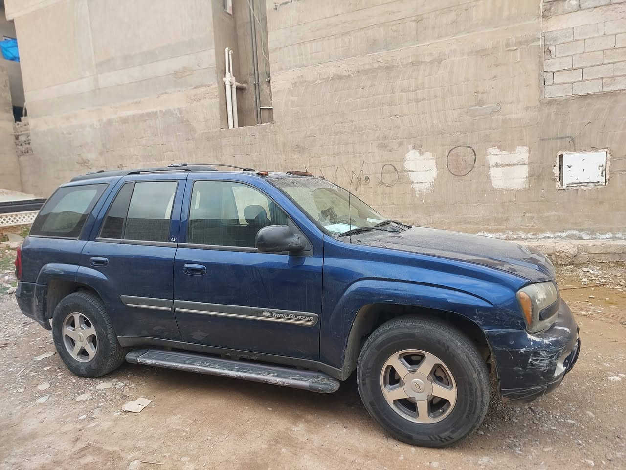 للبيع موديل ٢٠٠٤ بدون ضربه بس بيه قطعتين صبغ بدون دواخل كير مكينة شرط ٦ سلندر مكينة اسود مرغوب رقم كركوك بس وكاله من شرعي  لان ما داخل قرص سعر ٥٠ مكان سياره كركوك ***********
