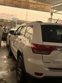 جيب 2011 بغداد مواصفات عادية  حادث باب خلفي وهلال جاملغ بلا دواخل بلا ...
