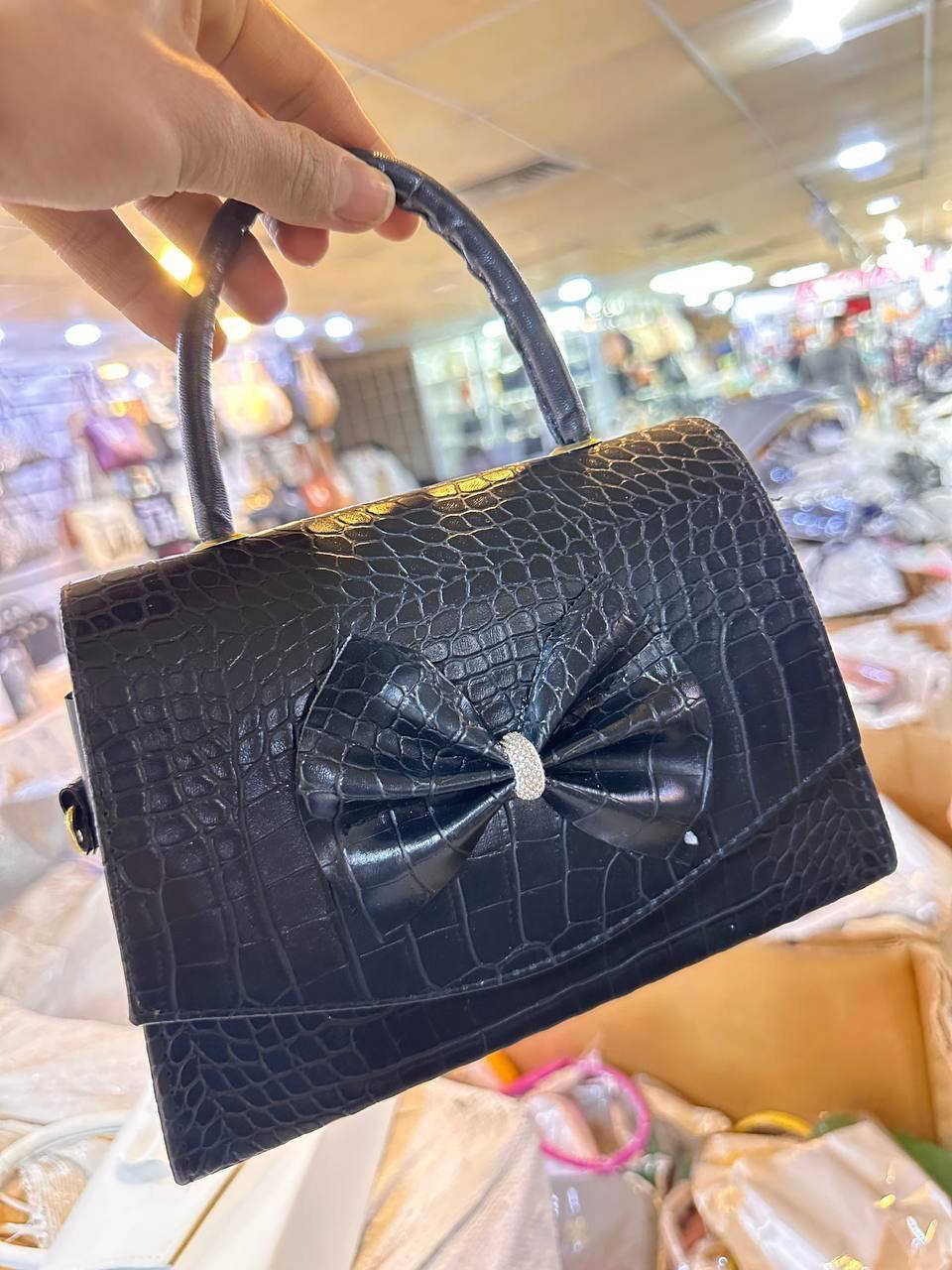 حقائب نسائية كوالتي عالي موديلات تجنن والأسعار مناسبه السعر القطعة 5الاف
السعر الدرزن بس 33 مناسبه شهر رمضان المبارك اساعو بالحجز قبل نفاذ كميه التواصل معنا ع واتساب *********** متوفر توصيل الجميع محافظات العراق بس 5الاف
