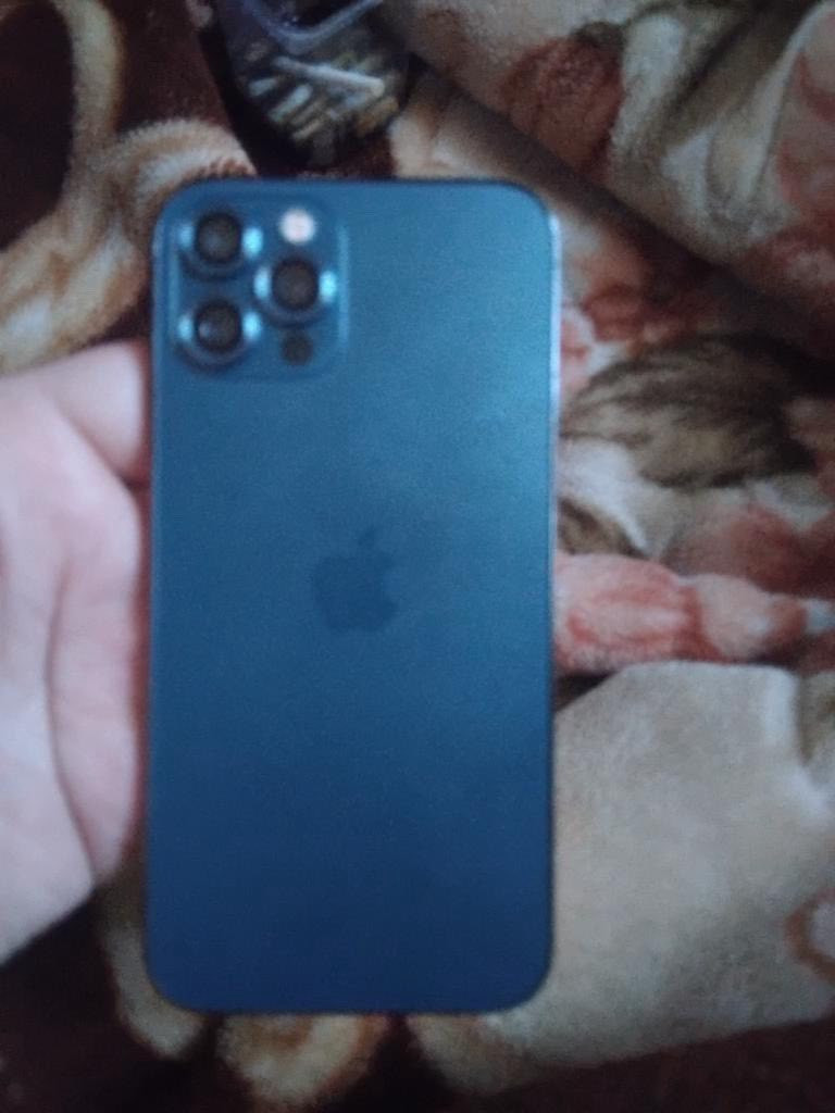 ايفون ١٢ برو  ذاكرة ١٢٨ ازرق لونه مبدل بطاريه وشاشه كلشي بي شغال ب ٣٢٠ الف
مكاني بغداد الكرخ للتواصل خاص او واتس رقمي  ***********
