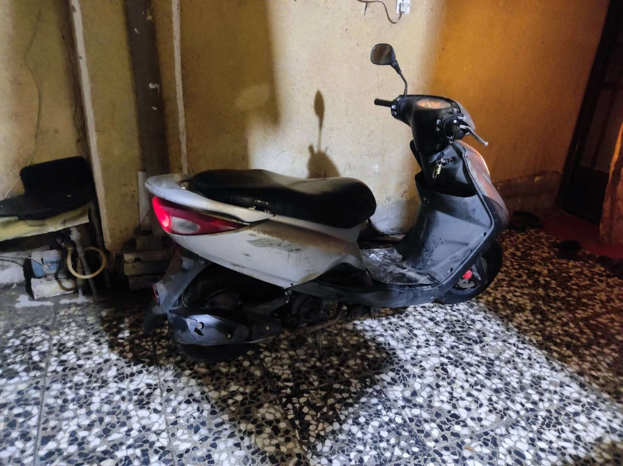 بريز مكينة ناعمة كفرات كلهة مختمة
عوزهة بريك امامي بس دسك ودامة للكلجات ((ب400 الف))
مكاني بغداد حي اور قريب على جامع الفردوس 
اليريدهة يجي خاص


**إذا كنت صاحب هذا الإعلان وتريد حذفه لأي سبب، رجاءا أرسل رسالة إلى الدعم الفني**