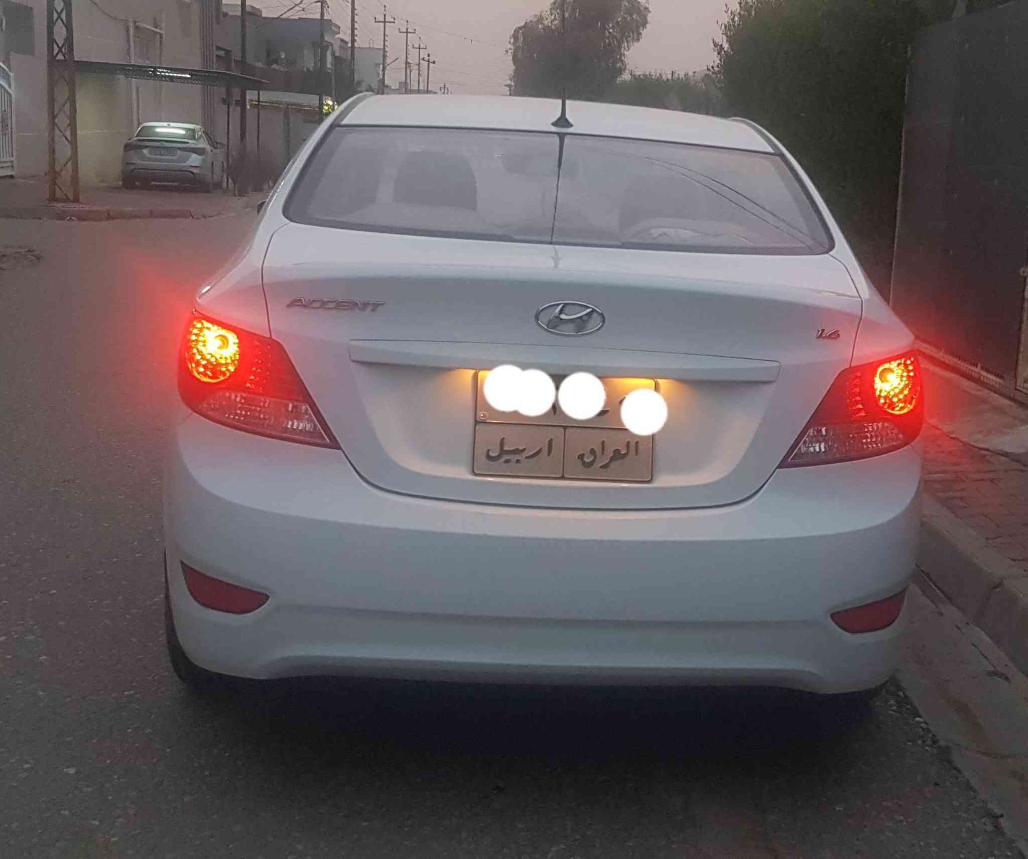 بسم الله الرحمن الرحيم
هيونداي اكسنت ٢٠١٤ خليجي محرك ١٦ رقم اربيل  السيارة بدون صبغ وتبديل وحالوب فقط تعديل بارد بكد ٤ اصابع بهلال خلفي  به ماشية ٦٦ كم حقيقي وبشرط فحص به كابون بنزين/ كركوك ABS سويج شخاطة عدد ٢ وكتلوكات الشركة به اشاير بمري  لايت امامي زنون + ليد  نهاري ٤ اطارات + بطارية جديد مشدود علية السيارة بوضع وكالة كير + محرك ممفتوح ايد وحدة من الشركة تحكمات استيرن ونظام ايكو + كمفروت لصرف الوقود و الاسبير والعدة مامستعمل وغير نازل 

مكان السيارة / كركوك - حي الاسرى 
للتواصل 
 ***********  + واتساب 
*********** + واتساب
