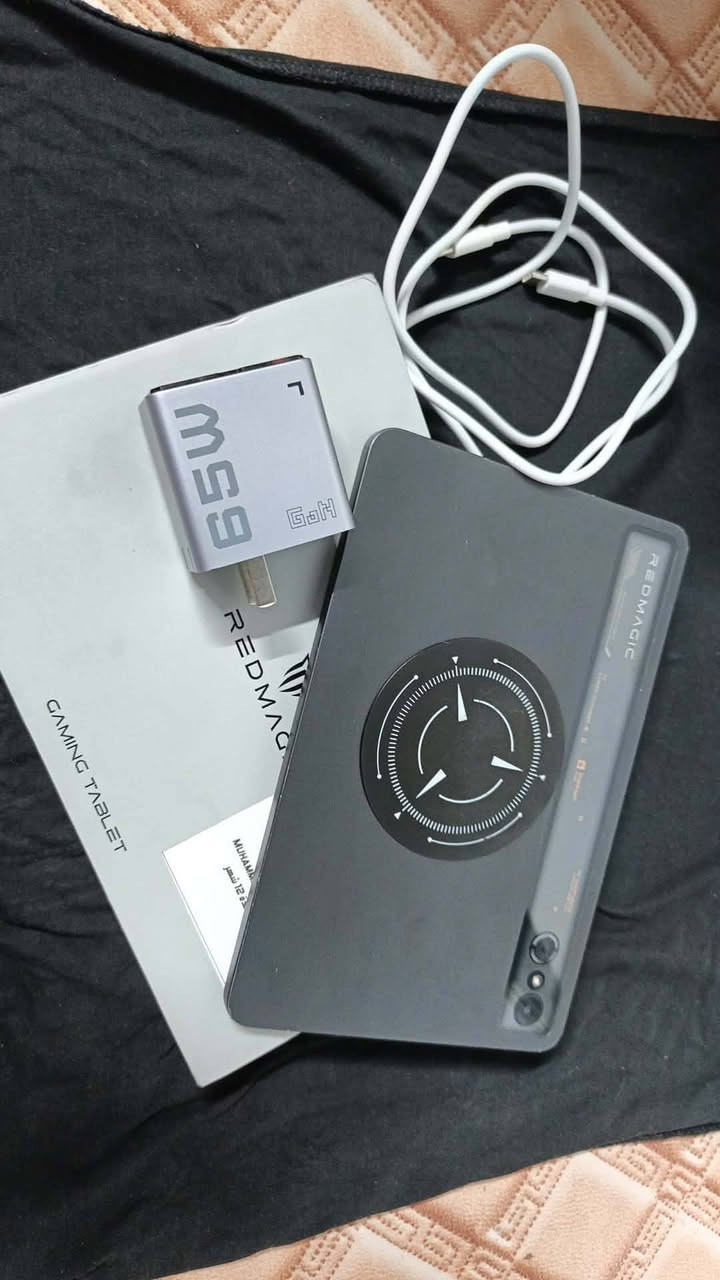 ريد ماجك استرا ايباد ذاكرة 256 نضافة 95% سعر 900
ويا كارتون وشاحنة 
واتساب او اتصال ***********
