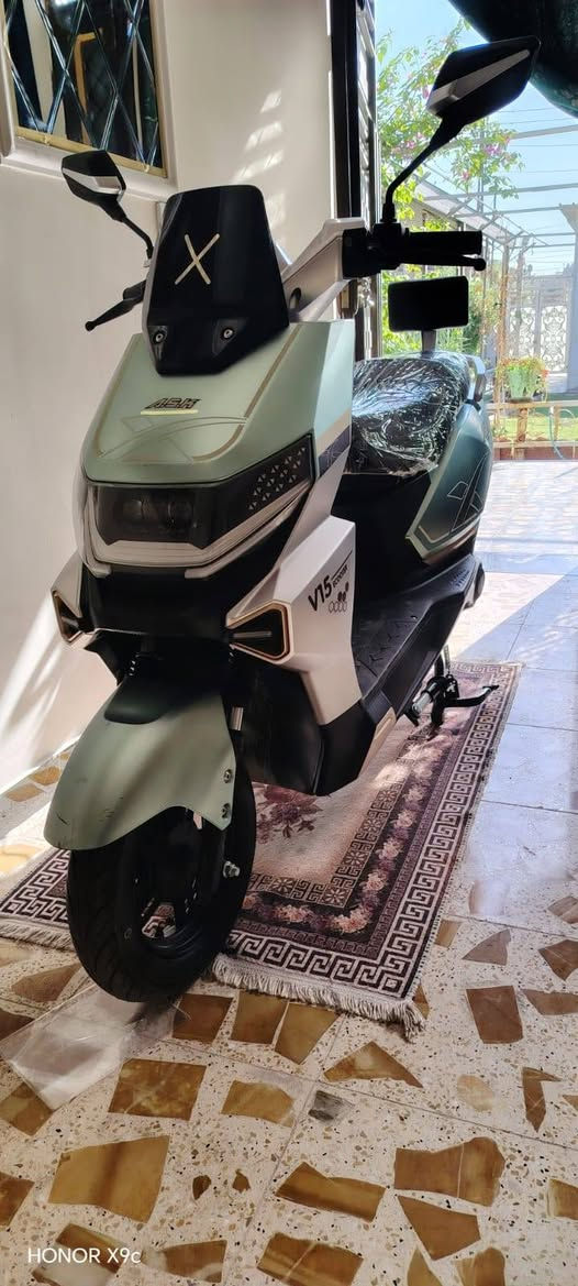 دراجه شحن  للبيع
1,سرعه تتراوح مابين 70،75
2,نضام بك خلفي 
3,دبال اشاره 
4,دسكات امامي خلفي 
5,دراجه حجم كبير 
6,سته بطاريات مسطره
7,نضام تثبيت سرعه
8,الرقم***********
9،السعر 750
 العنوان بغداد البلديات
